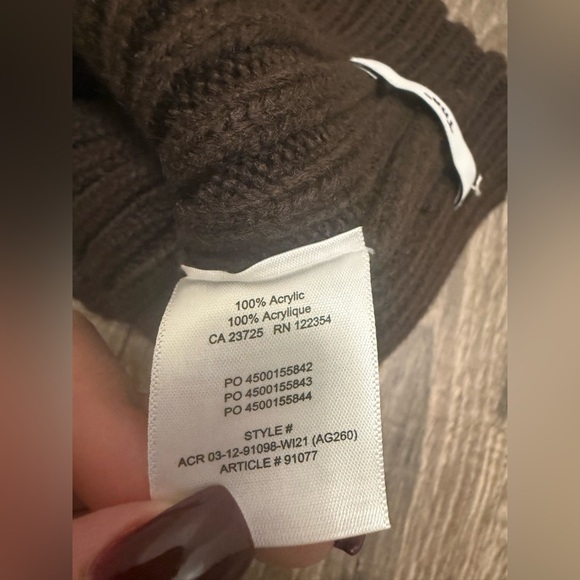 Aritzia TNA Women’s Brown Graffiti Beanie Hat - Picture 5 of 5